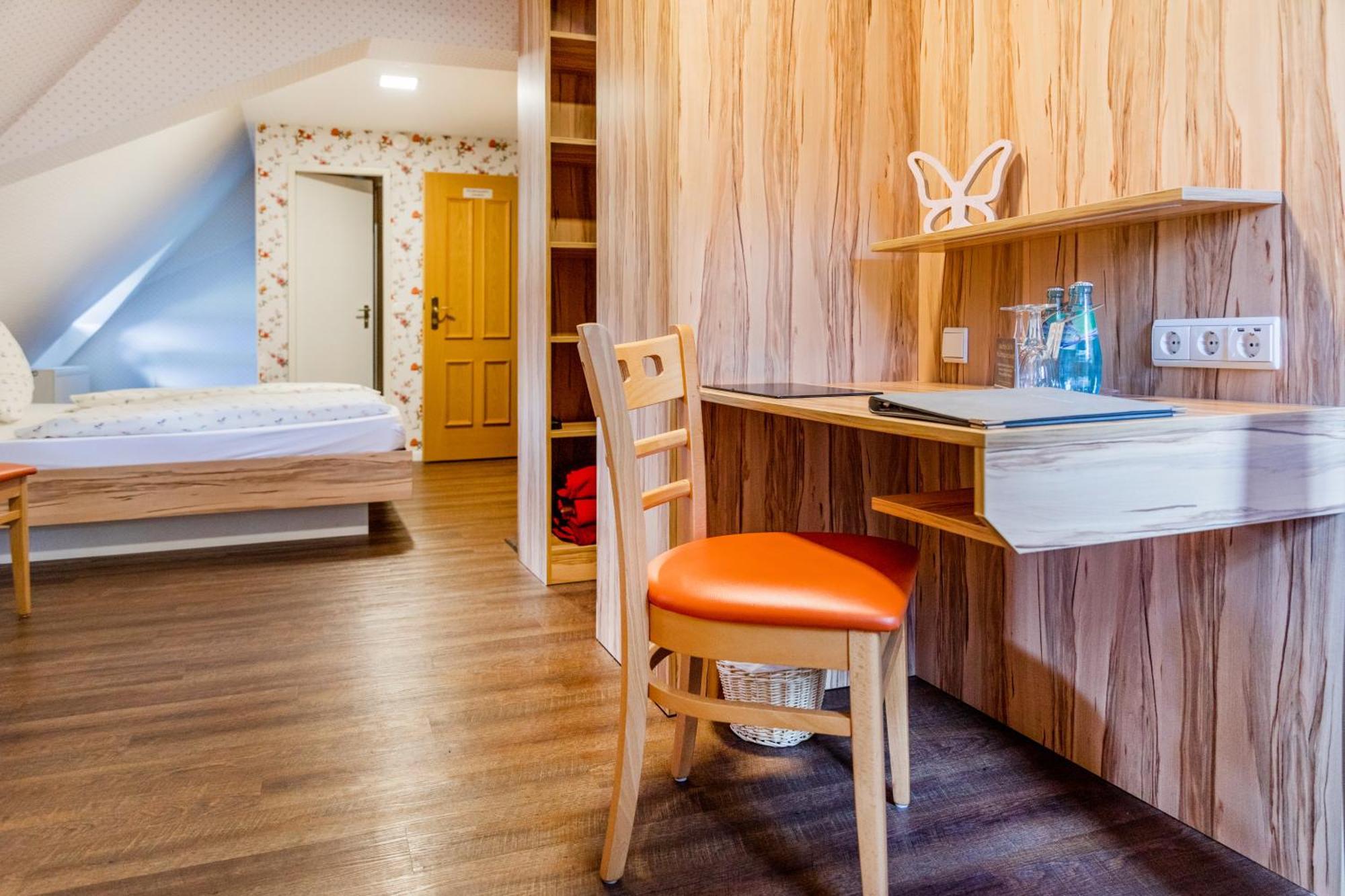 Hotel Folklorehof Chemnitz Bagian luar foto