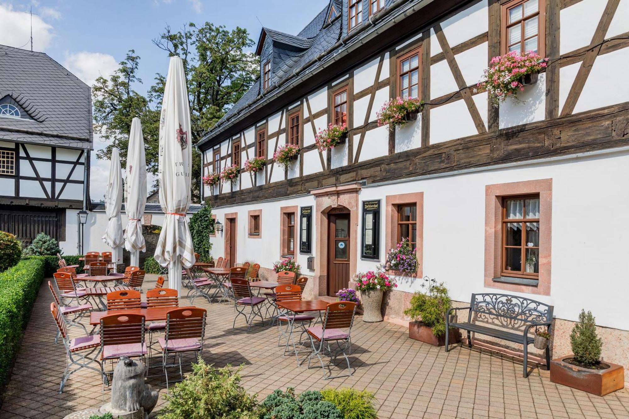 Hotel Folklorehof Chemnitz Bagian luar foto